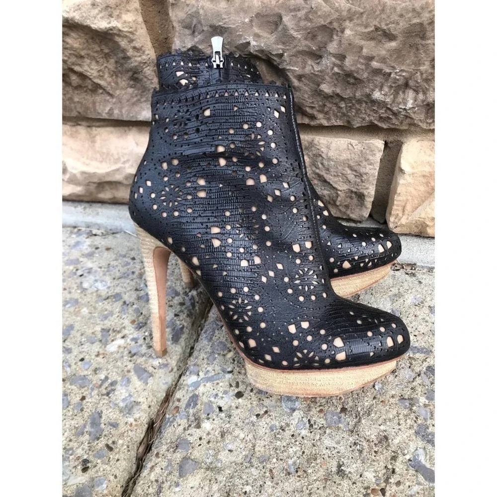 BCBG MAXAZRIA black ankle boots, women 8.5          A-5